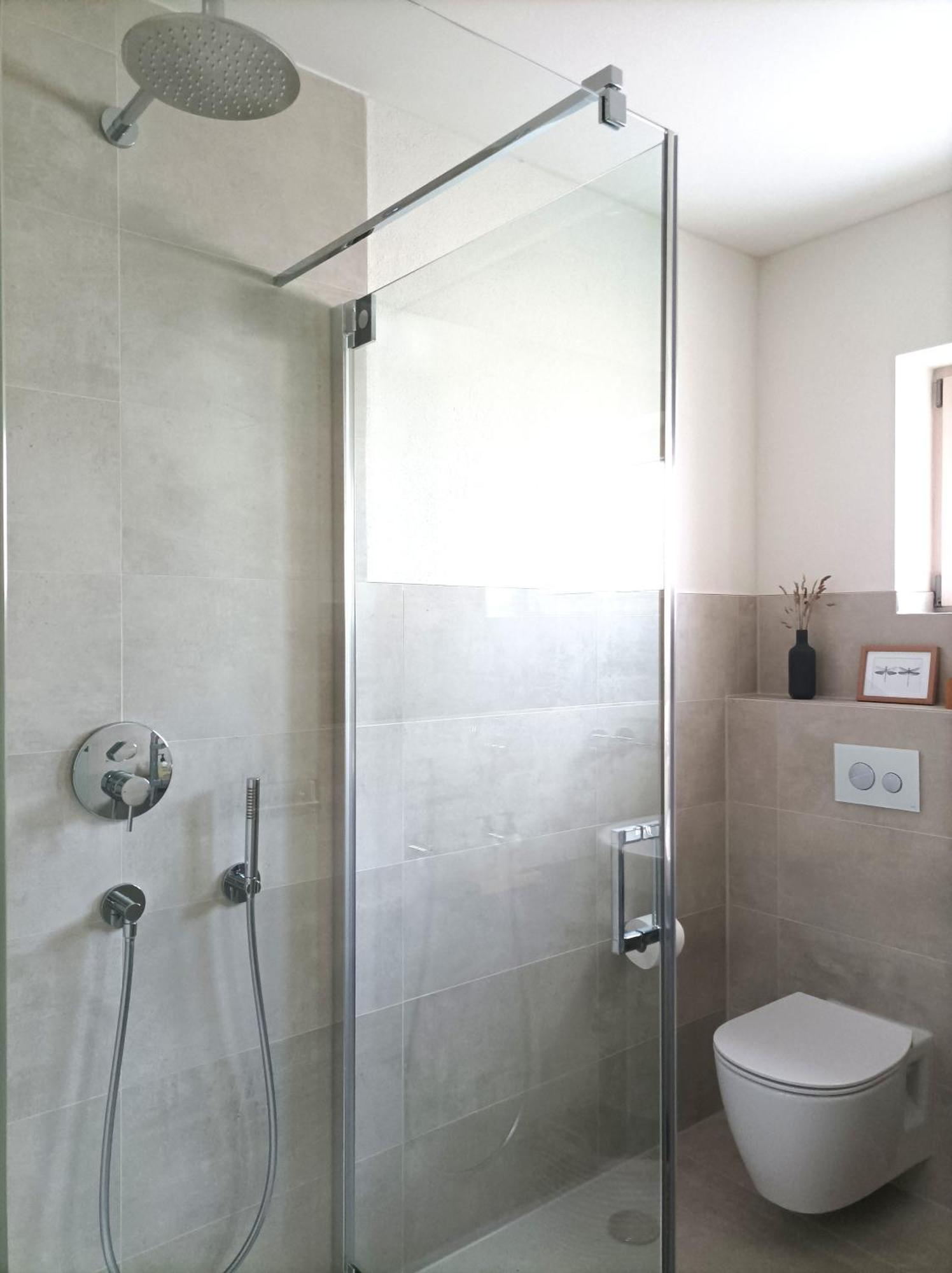 Single Room Bathroom,1742989874:JPEG
