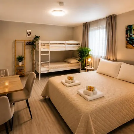 Hotel Prime Living Apartments Küche Netflix-3